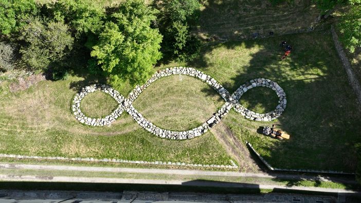 All'Abbazia di Novalesa l'ultima installazione del Terzo Paradiso di Michelangelo Pistoletto All'Abbazia di Novalesa l'ultima installazione del Terzo Paradiso di Michelangelo Pistoletto