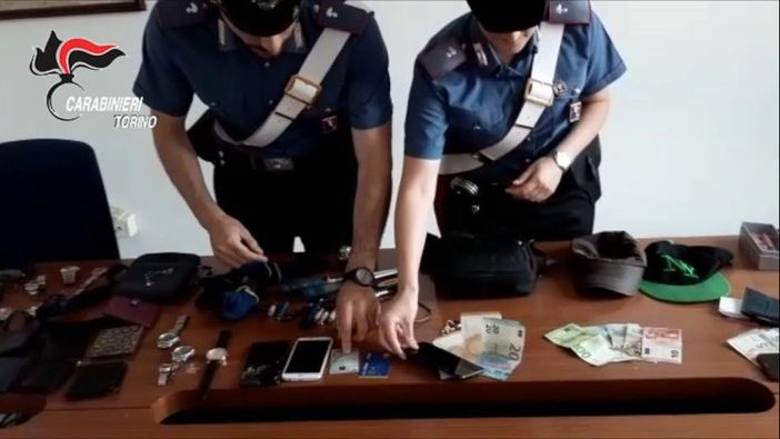 Furti nella notte approfittando della gente che dorme: sgominata una banda specializzata, tre arresti [VIDEO]