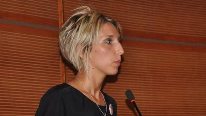 Pinerolo, la città metropolitana presente alla fiaccolata per la vittima di femminicidio
