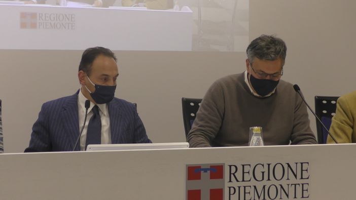 Caos vaccini, la Regione si difende: "Partiti per tempo, ritardi nelle distribuzione sono colpa del fornitore" (VIDEO)