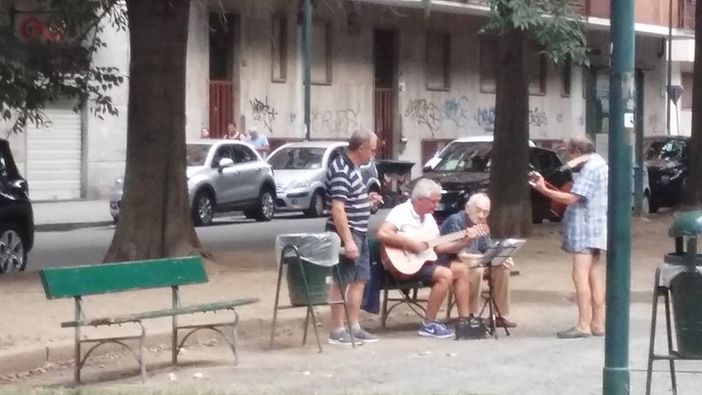 Parella, una vigilia di Ferragosto “in musica” per Corso Telesio