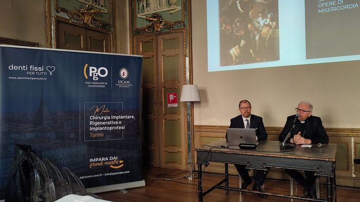 A Torino arriva il master che fa "ritrovare il sorriso" a chi non può permetterselo: lanciato il progetto “Denti fissi per tutti”