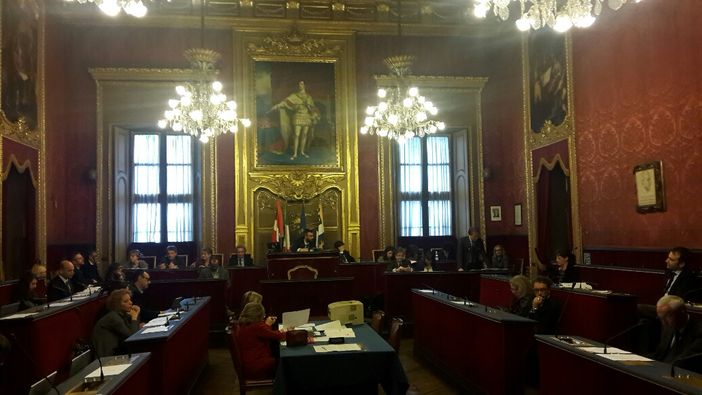 "Natale coi fiocchi" finisce nella bufera "Natale coi fiocchi" finisce nella bufera