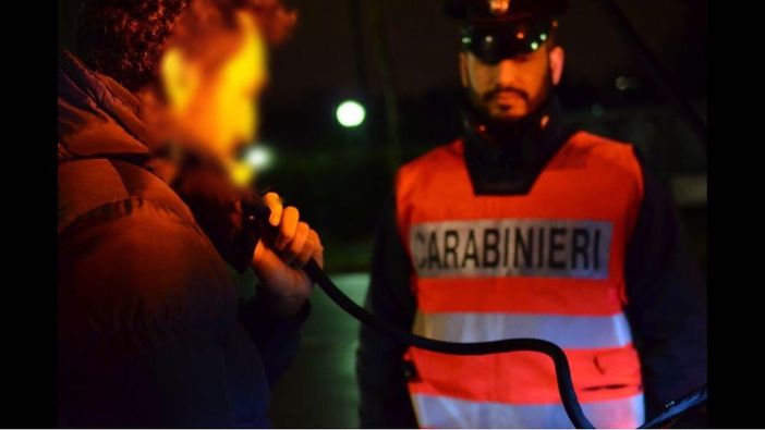 Controlli nella notte dei carabinieri: 6 persone al volante dopo aver bevuto troppo Controlli nella notte dei carabinieri: 6 persone al volante dopo aver bevuto troppo
