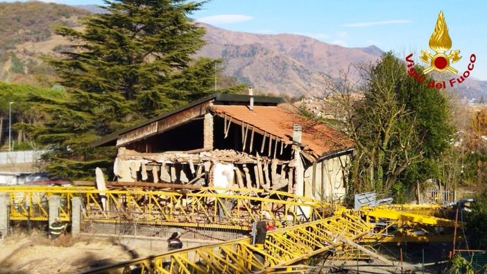 crollo gru caselette