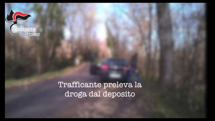 Spaccio a "domicilio", ordinavano la cena e arrivava la droga: nel Torinese arrestati 6 trafficanti Spaccio a "domicilio", ordinavano la cena e arrivava la droga: nel Torinese arrestati 6 trafficanti