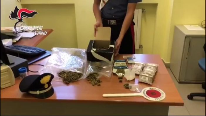 In casa nascondeva cocaina, marijuana e hashish: arrestato un operaio edile