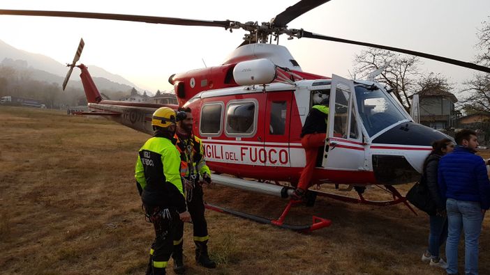 Migrante in difficoltà chiede aiuto e viene recuperato dai Vigili del fuoco Migrante in difficoltà chiede aiuto e viene recuperato dai Vigili del fuoco
