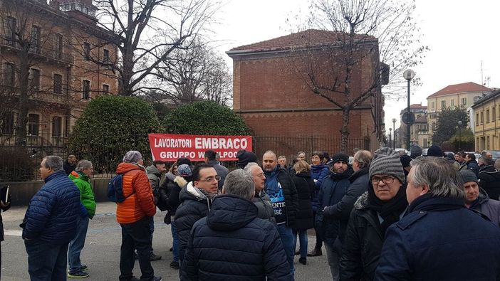 Ex Embraco, lo sfogo dei lavoratori dopo l'ennesimo nulla di fatto: "Basta con questo teatrino irresponsabile"