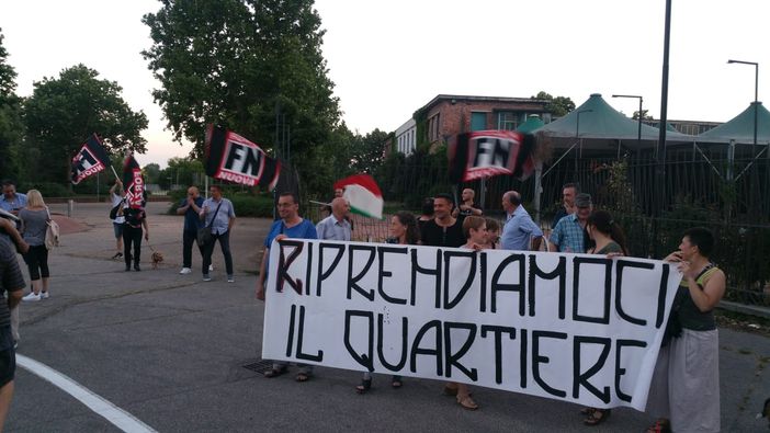 "In strada assieme ai residenti di Mirafiori" "In strada assieme ai residenti di Mirafiori"