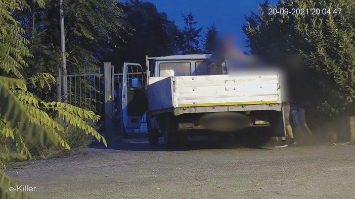 Rivalta, 'furbetti dei rifiuti' inchiodati dalle fototrappole di videosorveglianza