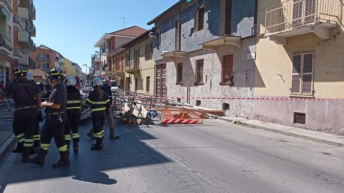 Impalcatura crollata a Collegno Impalcatura crollata a Collegno