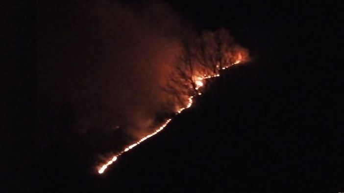 Brucia ancora la provincia di Torino: in fiamme anche i boschi in val di Lanzo [FOTO]