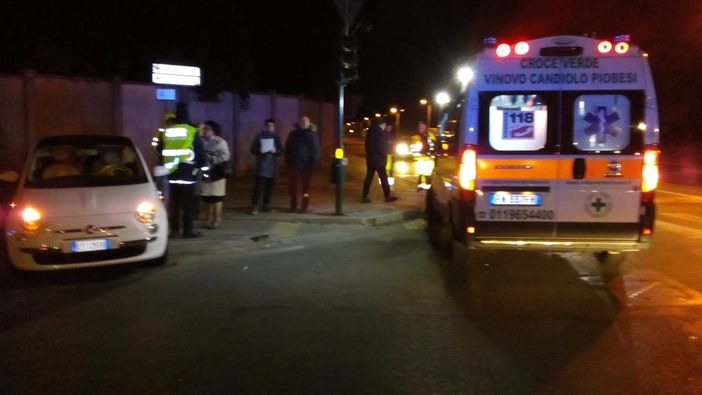 Incidente in via Plava a Torino, due le vetture coinvolte ma fortunatamente nessun ferito grave (FOTO)