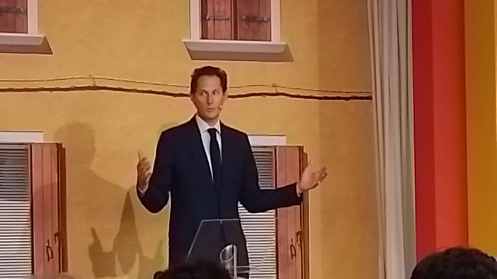 Frode fiscale e truffa ai danni dello Stato: la Finanza sequestra quasi 75 milioni di euro ai tre fratelli Elkann