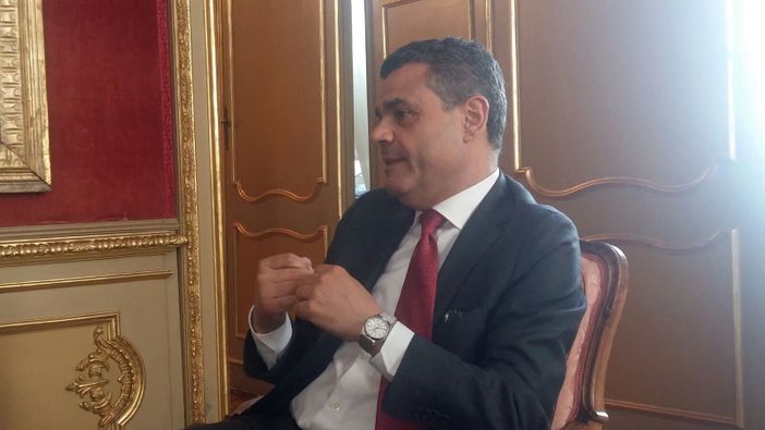 S'infiamma il dibattito in Regione: Laus attacca Chiamparino sul suo successore. Il governatore sbotta: "Non si può più collaborare con questo gruppo dirigente" S'infiamma il dibattito in Regione: Laus attacca Chiamparino sul suo successore. Il governatore sbotta: "Non si può più collaborare con questo gruppo dirigente"