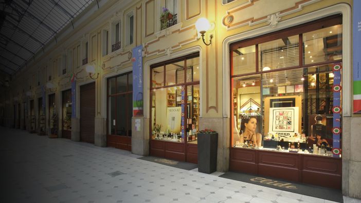 A Torino le fragranze diventano arte da "Profumeria Elide"