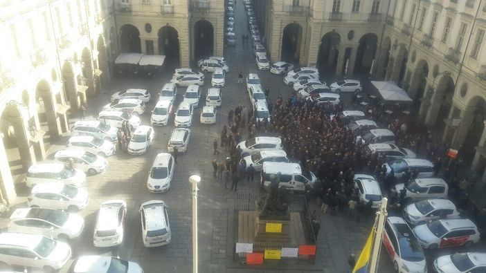 Protesta taxisti a Torino, Gariglio del Pd:&quot;Appendino solidale, in Regione M5S propone legge in senso opposto&quot;