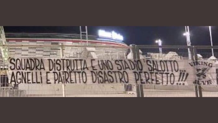 Foto tratta dal profilo Twitter "JUNIVERSE" Foto tratta dal profilo Twitter "JUNIVERSE"