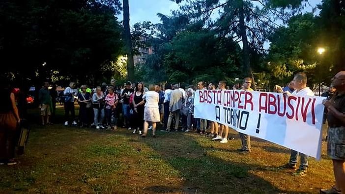 Ordinanza di sgombero per i nomadi di corso Cosenza: divieto di stazionamento camper fino a dicembre