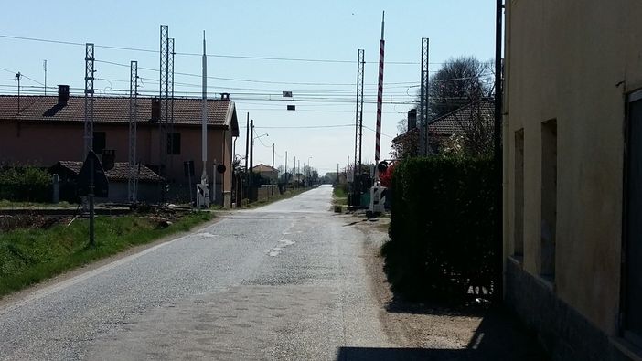 “Niente cavalcavia, interrompiamo la provinciale a Roletto”