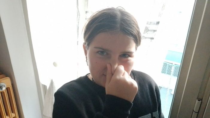 bimba naso tappato bimba naso tappato