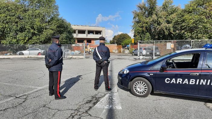 Rave party di Settimo, 150 ragazzi identificati. Multe per la violazione delle norme anti-Covid Rave party di Settimo, 150 ragazzi identificati. Multe per la violazione delle norme anti-Covid