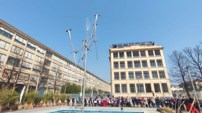 fontana 'Locus of rain' fontana 'Locus of rain'