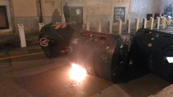 Corteo anti G7 a Torino, dopo i momenti di tensione tra manifestanti e forze dell'ordine, alle 22 la ripartenza (FOTO, VIDEO E AGGIORNAMENTI CONTINUI)