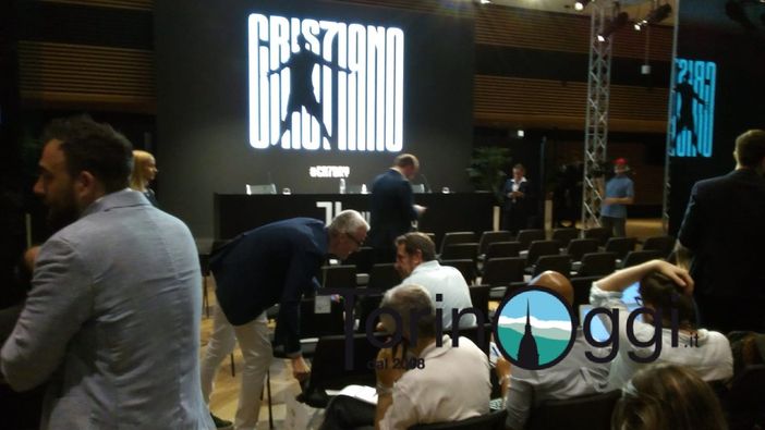 CR7, cresce l’attesa. Sala stampa “Agnelli” dello Stadium già stracolma (FOTO) CR7, cresce l’attesa. Sala stampa “Agnelli” dello Stadium già stracolma (FOTO)