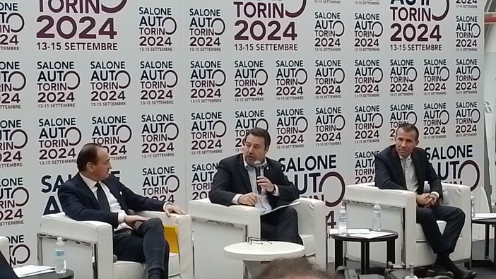 Incentivi auto, Salvini: &quot;Basta soldi degli operai torinesi per pagare i conti di aziende cinesi&quot;