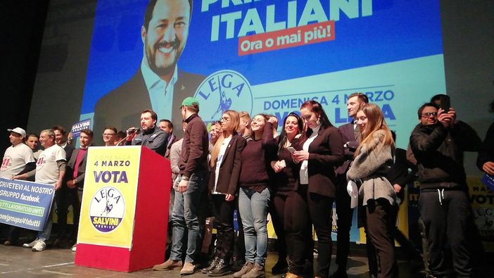 Tutto il mondo di Salvini a Torino: &quot;Mandiamo a casa Renzi, poi Chiamparino e quindi Appendino&quot; (VIDEO)
