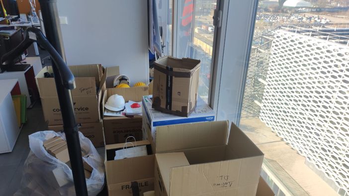 zona con oggetti ammassati zona con oggetti ammassati