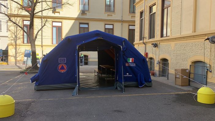 Coronavirus, l'Asl To3 dona i tablet perché i ricoverati possano comunicare con i parenti a casa