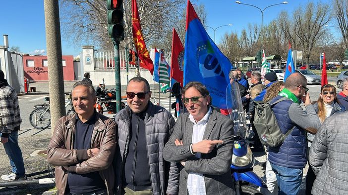 Elkann va in Parlamento, i sindacati: “Basta parole fumose: a Mirafiori la cassa è diventata maggiorenne”. “Qui auto, non armi” Elkann va in Parlamento, i sindacati: “Basta parole fumose: a Mirafiori la cassa è diventata maggiorenne”. “Qui auto, non armi”