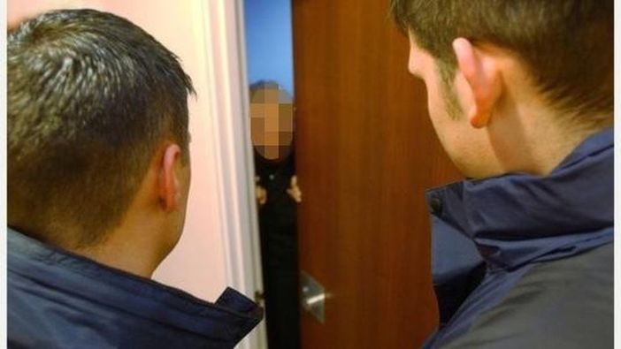 Moncalieri, pensionato non abbocca al tentativo di truffa di quattro finti poliziotti Moncalieri, pensionato non abbocca al tentativo di truffa di quattro finti poliziotti