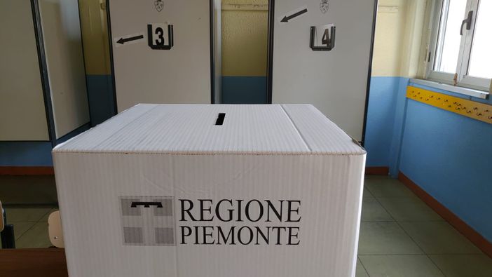 Elezioni a Torino, 341 presidenti di seggio rinunciano all'incarico: il Comune corre ai ripari Elezioni a Torino, 341 presidenti di seggio rinunciano all'incarico: il Comune corre ai ripari