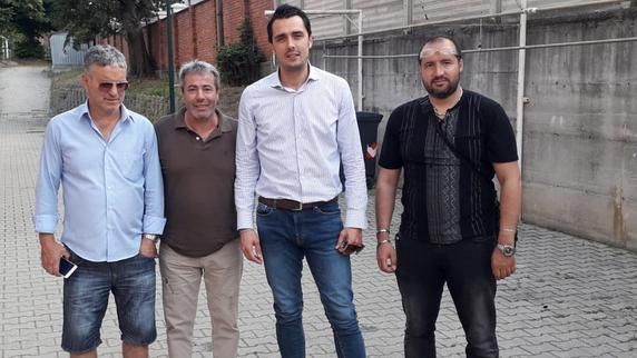 Lerda con il presidente Granieri, mister Ligato e il ds Gallo