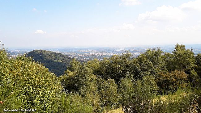 Un panorama mozzafiato delle Alpi Biellesi