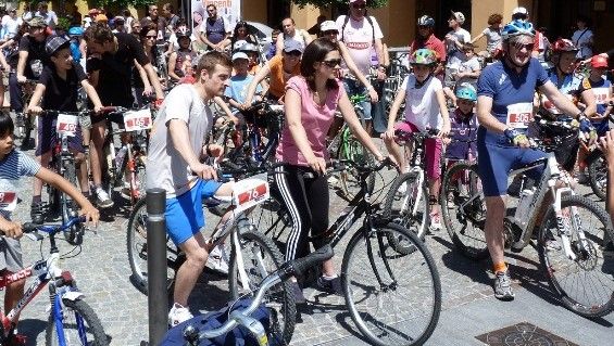 Grugliasco si alza sui pedali: i ciclisti chiedono uno "scatto" per una mobilità sostenibile Grugliasco si alza sui pedali: i ciclisti chiedono uno "scatto" per una mobilità sostenibile