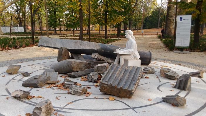 Giardini reali, il boschetto si riempie di verde e “pietre preziose”