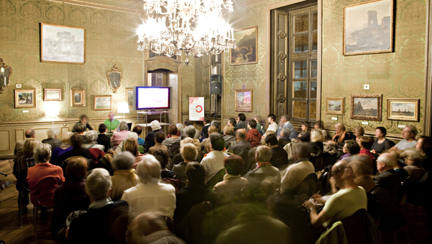 Primo Levi, Nuto Revelli e il loro editore Giulio Einaudi al Circolo dei Lettori Primo Levi, Nuto Revelli e il loro editore Giulio Einaudi al Circolo dei Lettori