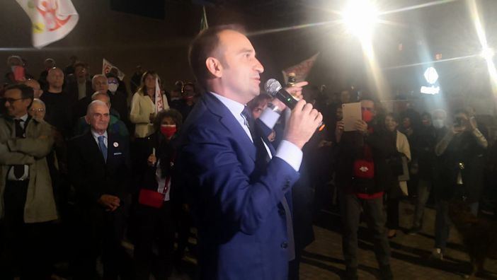 Stefano Lo Russo festeggia l'elezione Stefano Lo Russo festeggia l'elezione