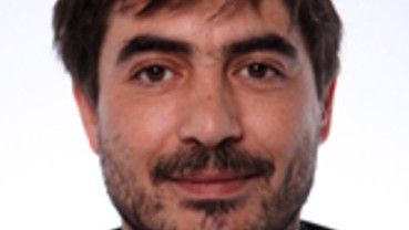 Fratoianni (LeU) esprime solidarietà al Pulmino Verde minacciato: "Individuare i vigliacchi autori del gesto"