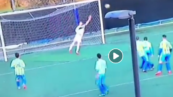 (VIDEOGOL) NAPOLI, CUORE DI VENARIA - Gran gol con un destro a rientrare: 5-0 al Montanaro