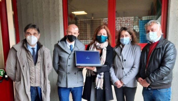 Donati 9 pc alla scuola media "Primo Levi" di Rivoli