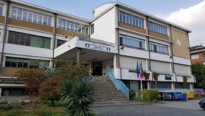 L'istituto Aldo Moro di Rivarolo Canavese L'istituto Aldo Moro di Rivarolo Canavese