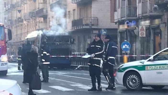 Autobus a fuoco, Marrone (FdI): “La Appendino come la Raggi, incapace di gestire il parco mezzi” Autobus a fuoco, Marrone (FdI): “La Appendino come la Raggi, incapace di gestire il parco mezzi”