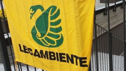 Clima, Legambiente: "La Regione rimanda al Governo nazionale caldeggiando soluzioni che peggiorerebbero la situazione" Clima, Legambiente: "La Regione rimanda al Governo nazionale caldeggiando soluzioni che peggiorerebbero la situazione"