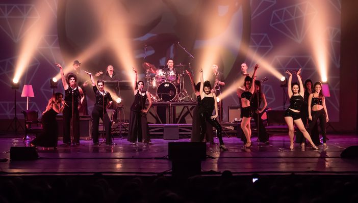 &quot;Fragilità&quot;, al teatro Alfieri canto, danza, teatro e musica pop per dire no al bullismo